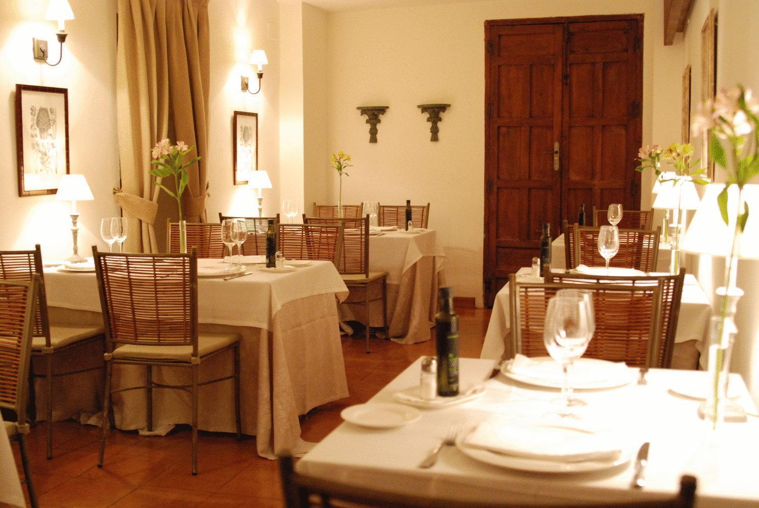 Hotel Puerta De La Luna Baeza Esterno foto