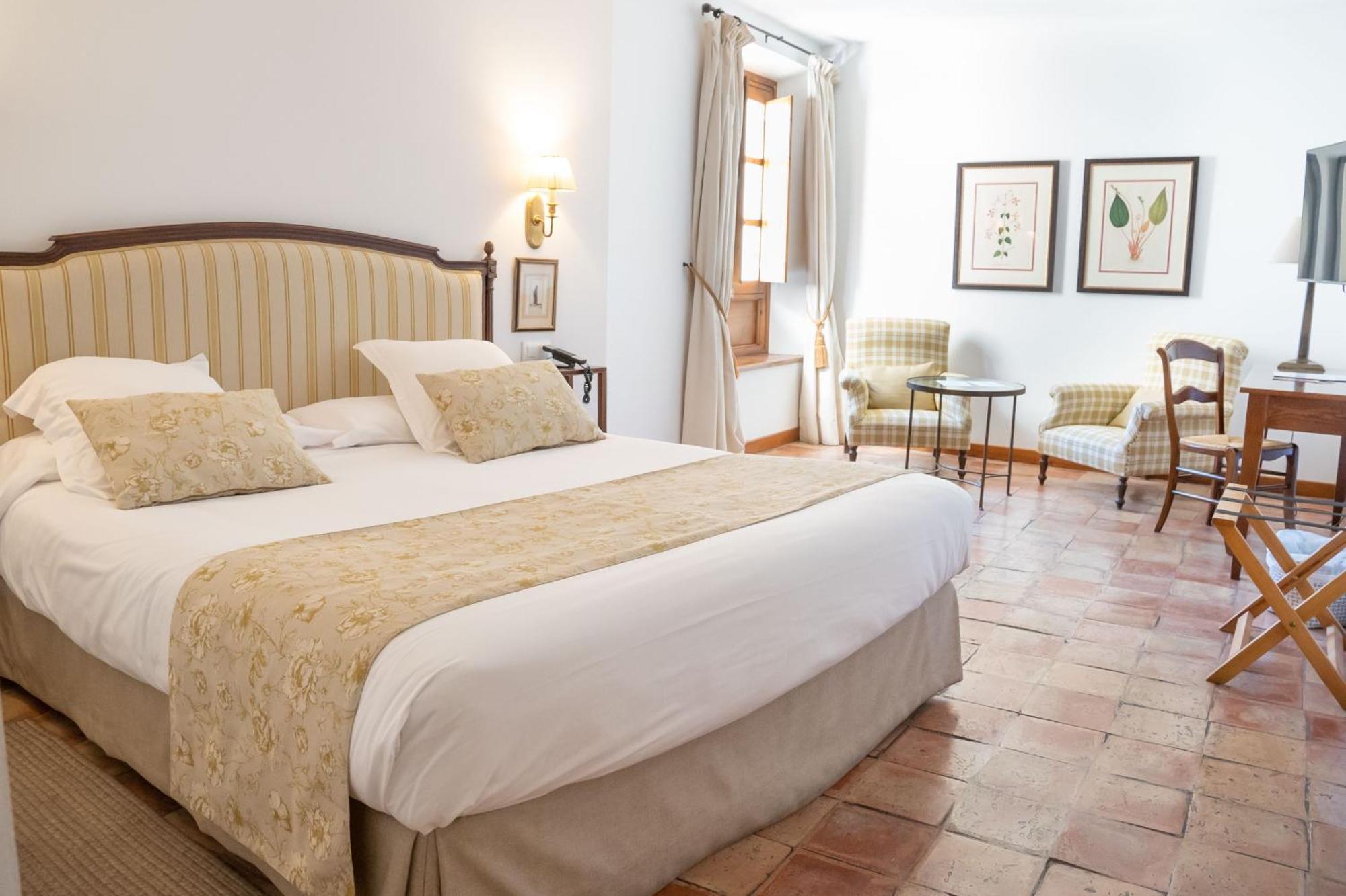 Hotel Puerta De La Luna Baeza Esterno foto