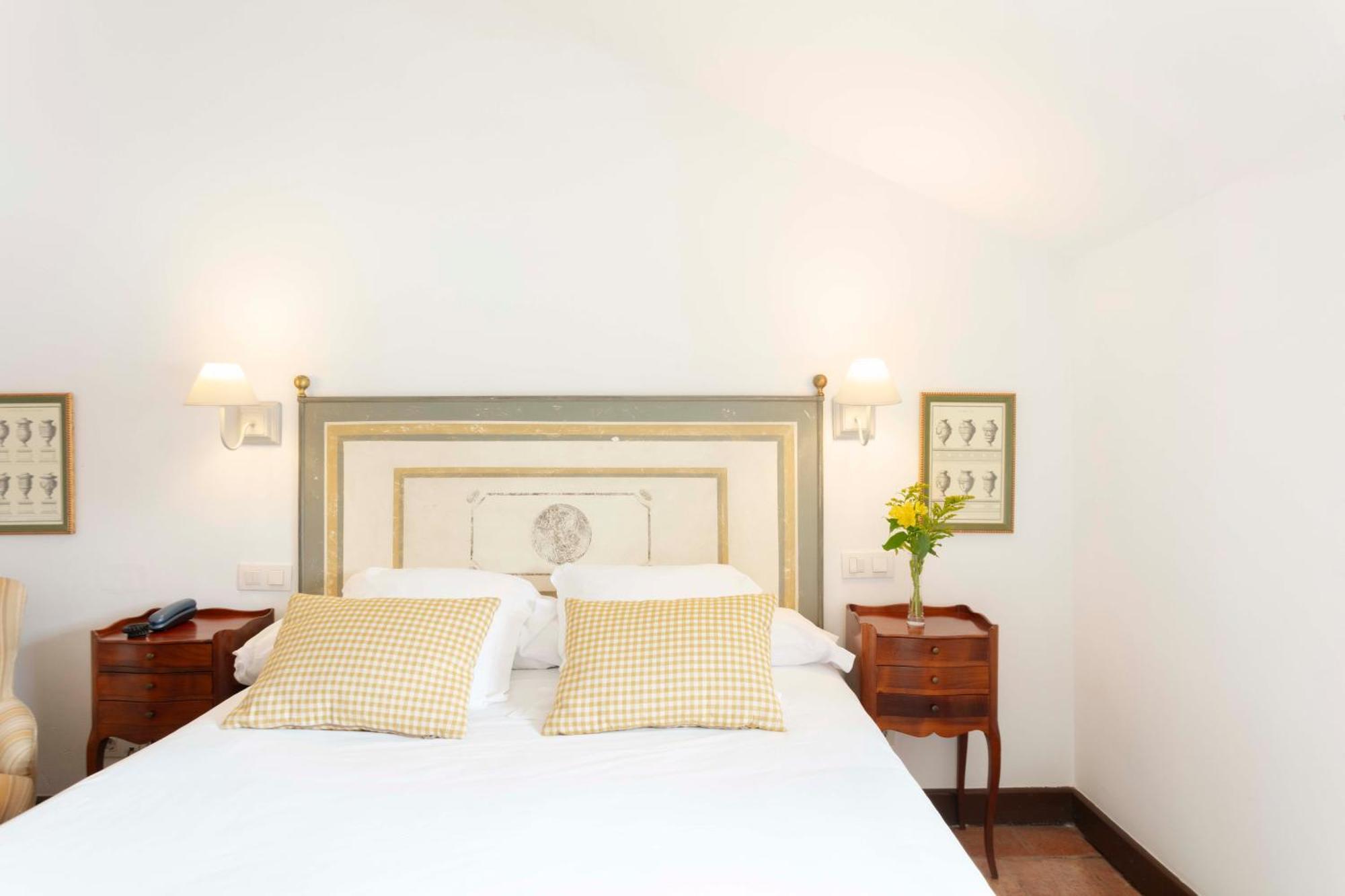 Hotel Puerta De La Luna Baeza Esterno foto