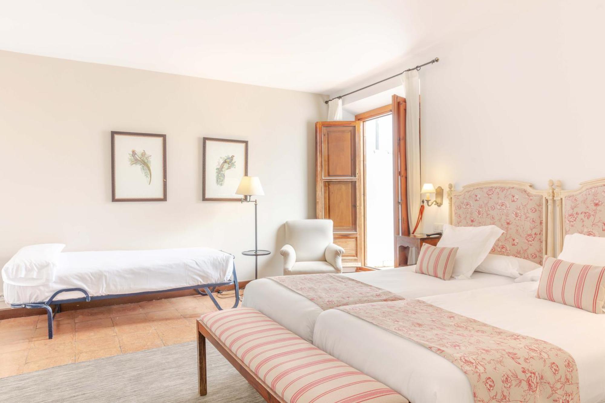 Hotel Puerta De La Luna Baeza Esterno foto