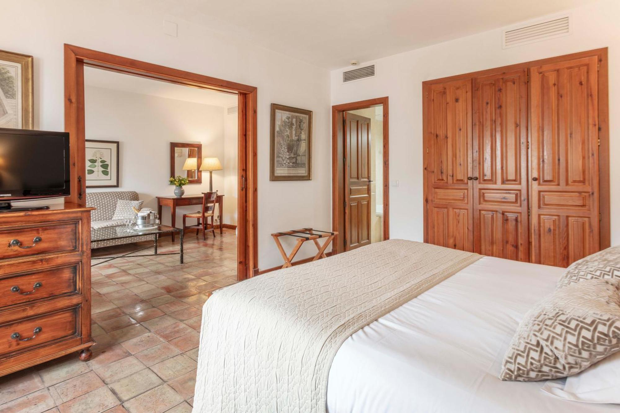 Hotel Puerta De La Luna Baeza Esterno foto